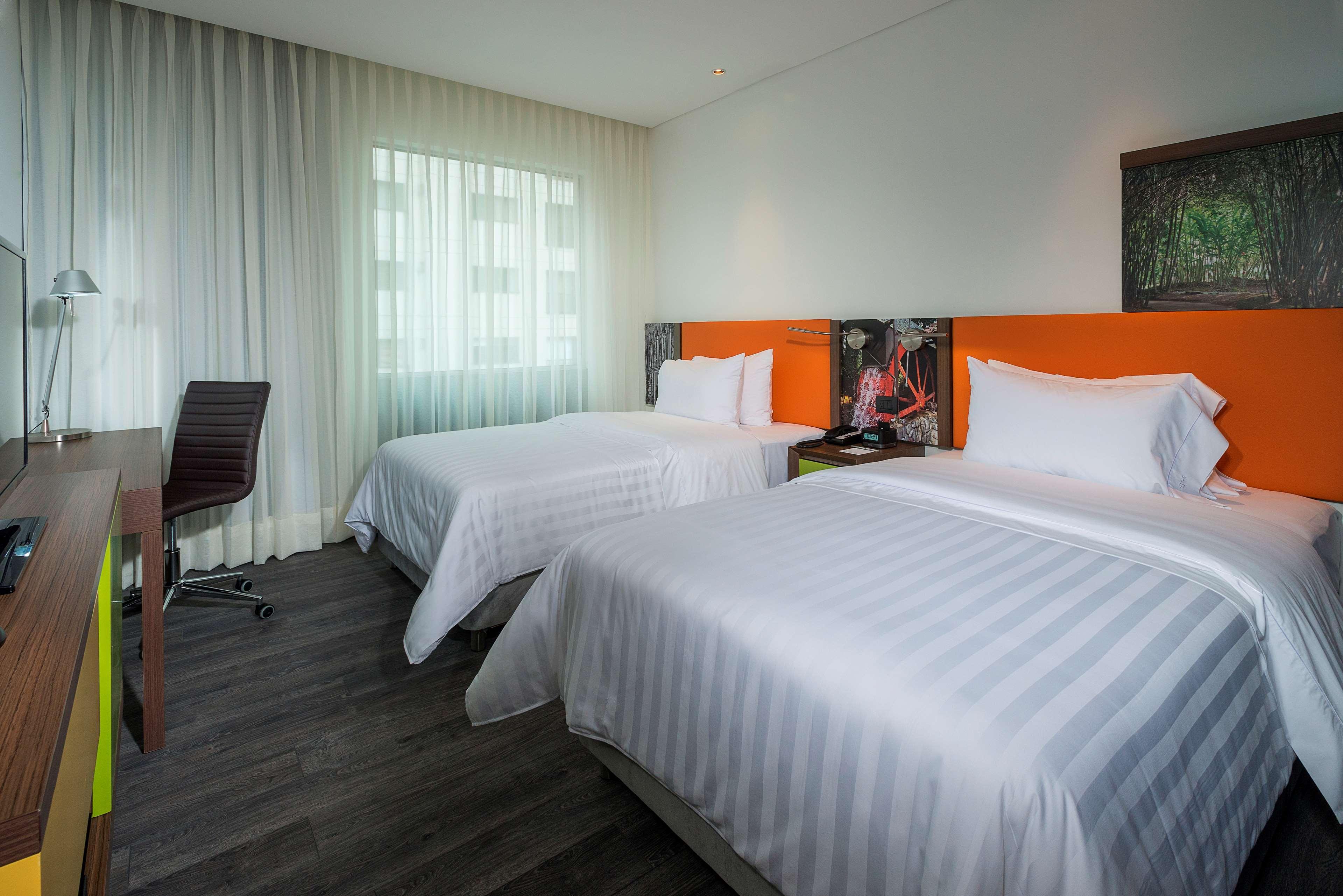 Hotel Hampton By Hilton Cali Exteriér fotografie